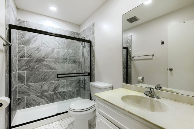 1465 William Clifford Lane, Elk Grove Village, IL 60007