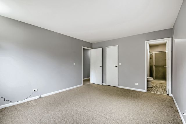 1465 William Clifford Lane, Elk Grove Village, IL 60007