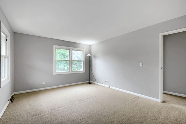 1465 William Clifford Lane, Elk Grove Village, IL 60007
