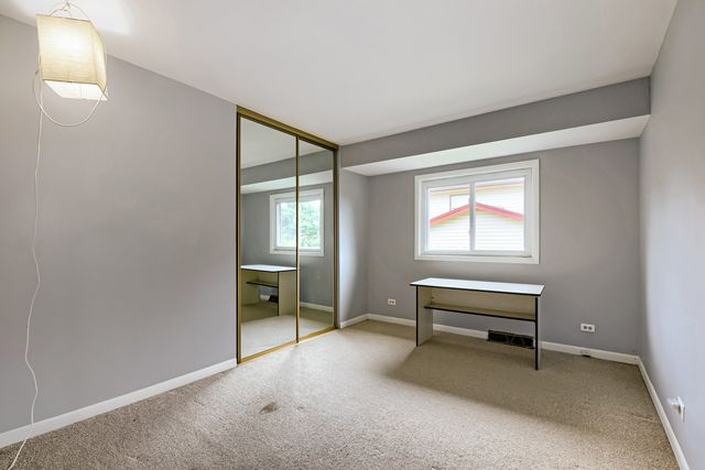 1465 William Clifford Lane, Elk Grove Village, IL 60007