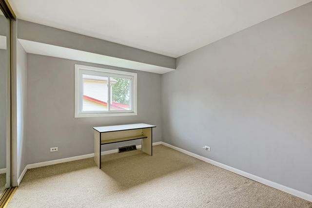 1465 William Clifford Lane, Elk Grove Village, IL 60007