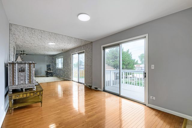 1465 William Clifford Lane, Elk Grove Village, IL 60007