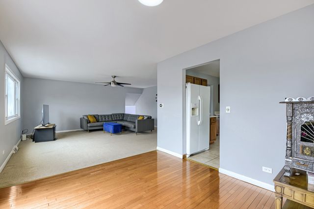1465 William Clifford Lane, Elk Grove Village, IL 60007