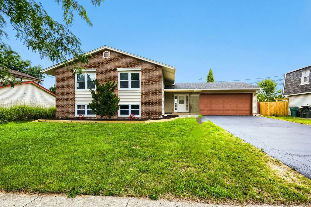 1465 William Clifford Lane, Elk Grove Village, IL 60007