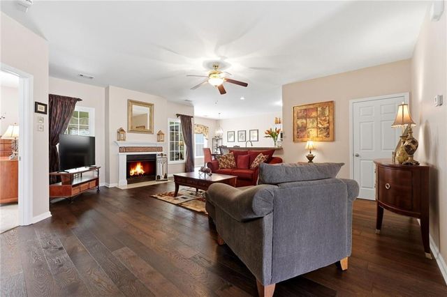 563 Sawnee Corners Drive, Cumming, GA 30040