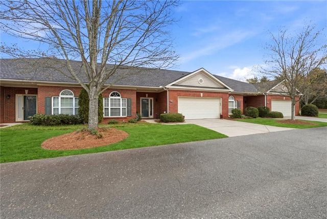 563 Sawnee Corners Drive, Cumming, GA 30040