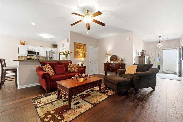 563 Sawnee Corners Drive, Cumming, GA 30040