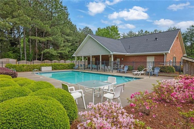 563 Sawnee Corners Drive, Cumming, GA 30040