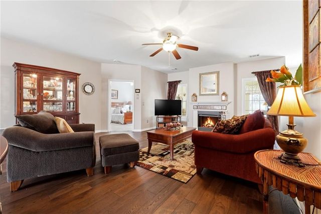 563 Sawnee Corners Drive, Cumming, GA 30040