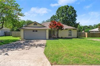 704 Del Circle, Lowell, AR 72745