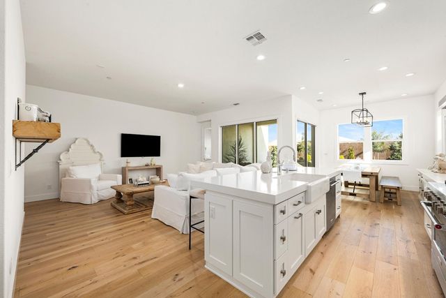 4279 Eagle View Way, Folsom, CA 95630