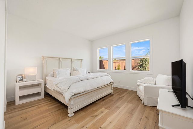 4279 Eagle View Way, Folsom, CA 95630