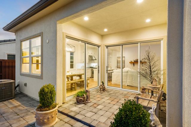 4279 Eagle View Way, Folsom, CA 95630