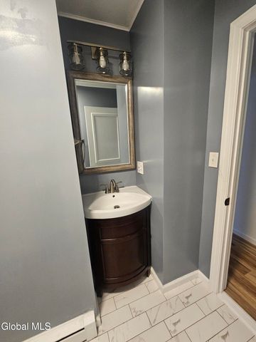 2 Van Buren Avenue, Colonie, NY 12205