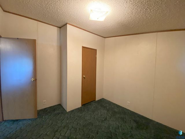 1303 E Iris Pl Place, Sioux Falls, SD 57103