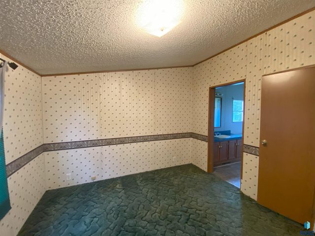 1303 E Iris Pl Place, Sioux Falls, SD 57103