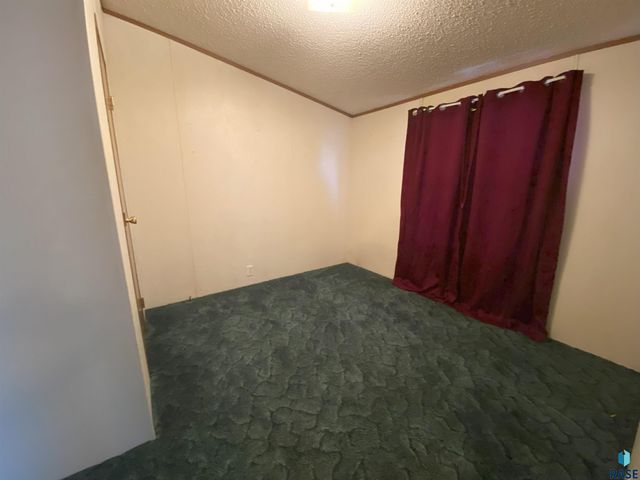 1303 E Iris Pl Place, Sioux Falls, SD 57103