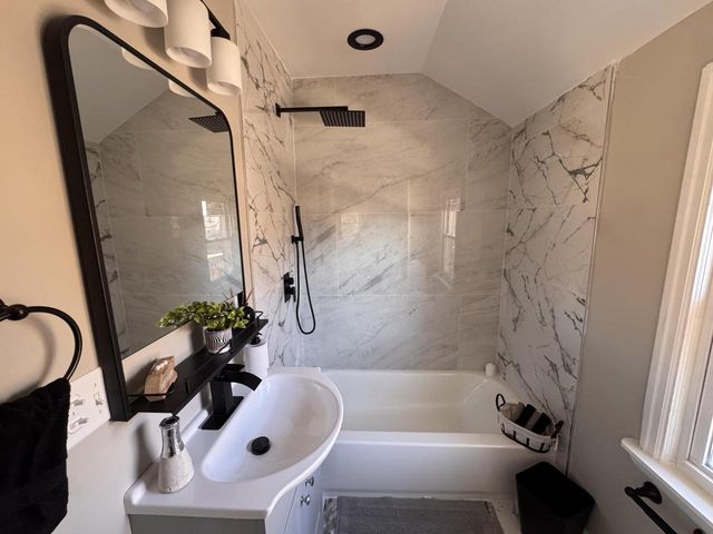 4032 N 42nd STREET, Milwaukee, WI 53216