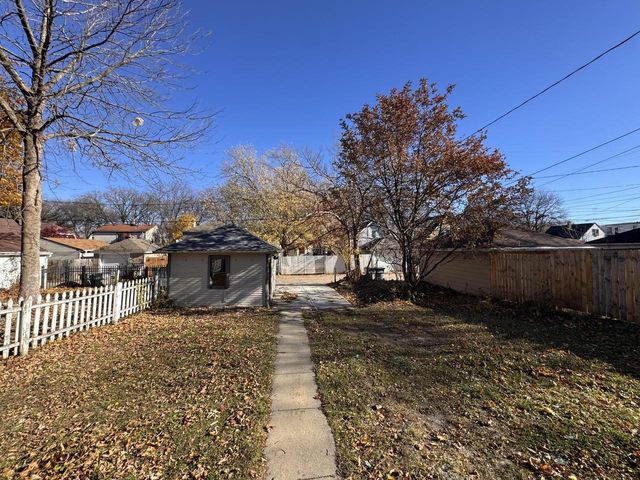 4032 N 42nd STREET, Milwaukee, WI 53216