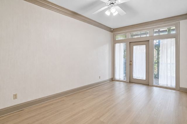 5715 S Lakeshore Drive, Shreveport, LA 71119