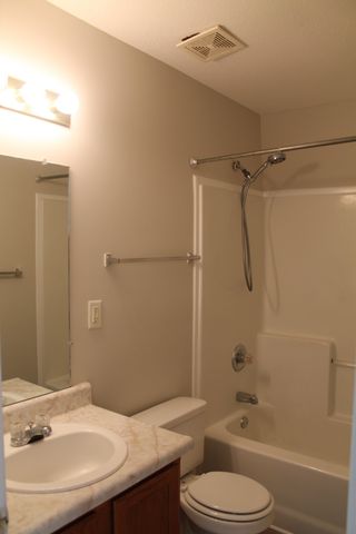 940 Kingsbury Dr Apt B, Clarksville, TN 37040