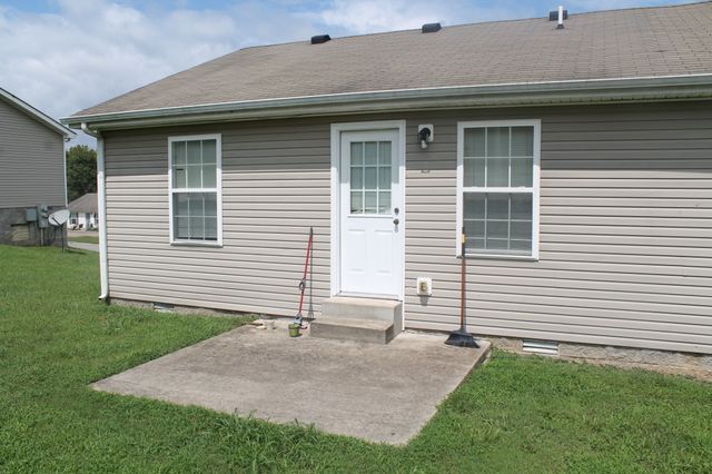 940 Kingsbury Dr Apt B, Clarksville, TN 37040