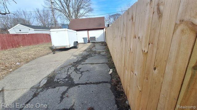 7650 Heyden Street, Detroit, MI 48228