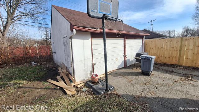 7650 Heyden Street, Detroit, MI 48228