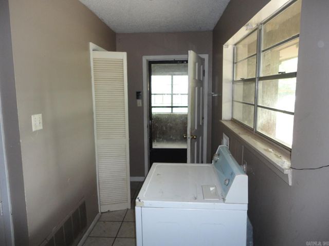553 W Clearwater Drive, Sheridan, AR 72150