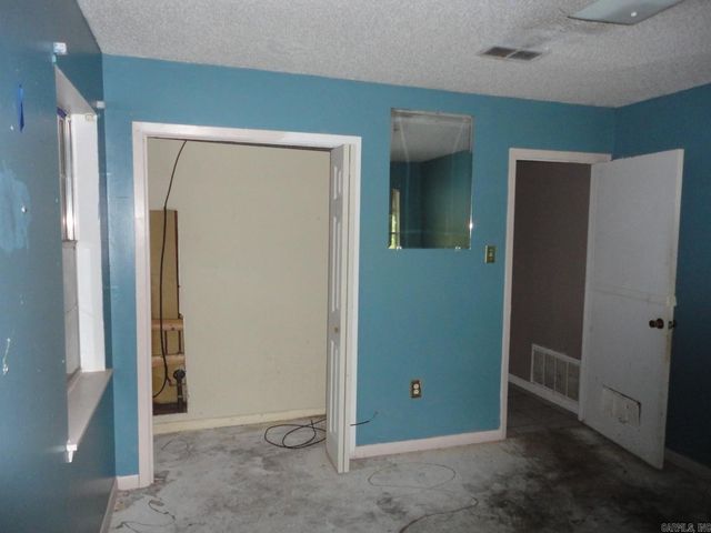 553 W Clearwater Drive, Sheridan, AR 72150