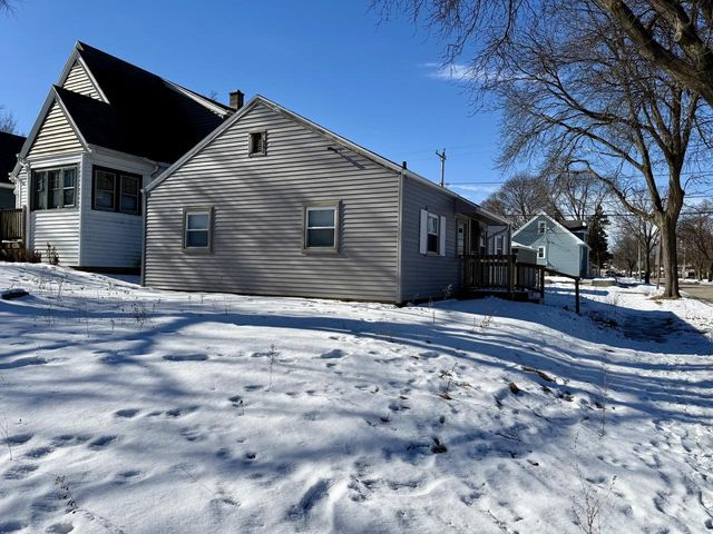 4889 N 24th STREET, Milwaukee, WI 53209