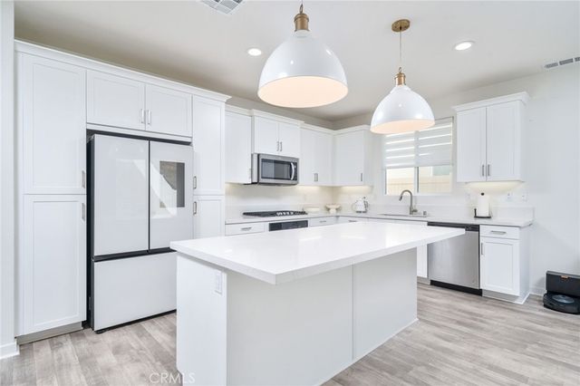 32439 Prairie Crossing Drive, Winchester, CA 92596