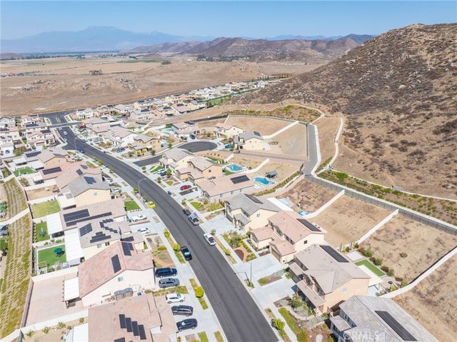 32439 Prairie Crossing Drive, Winchester, CA 92596