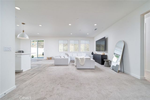 32439 Prairie Crossing Drive, Winchester, CA 92596