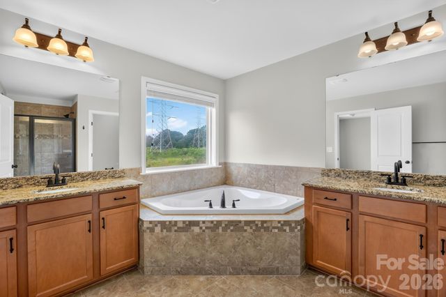 1004 Hawker Road, Matthews, NC 28104