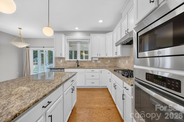 1004 Hawker Road, Matthews, NC 28104