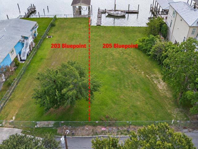 203 Blue Point Road, Clear Lake Shores, TX 77565