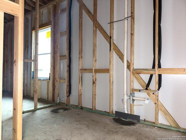 1409 Burrs Ferry Ct, Seguin, TX 78155