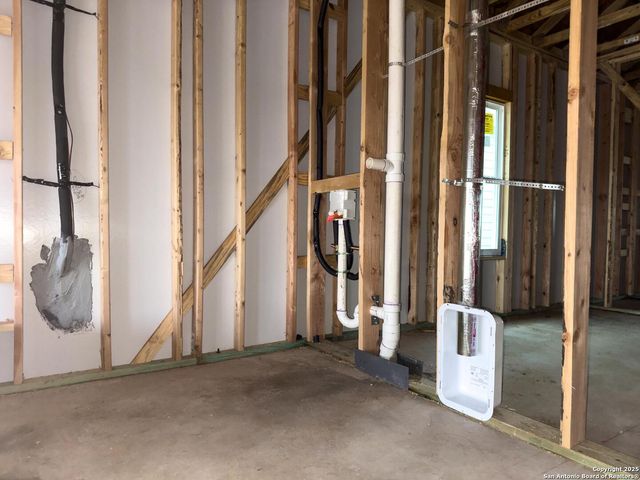 1409 Burrs Ferry Ct, Seguin, TX 78155