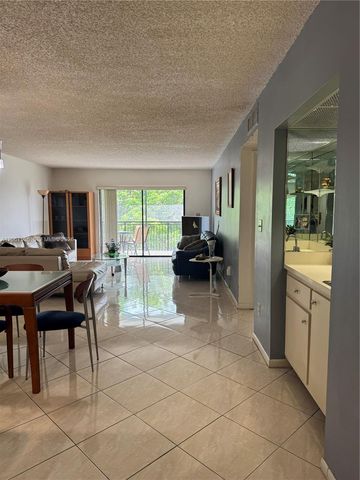 16141 Blatt Boulevard 408, Weston, FL 33326