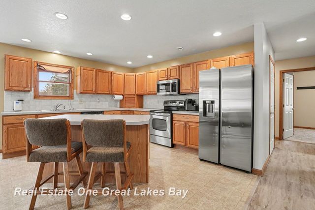 405 Swanson Road, Saginaw, MI 48609