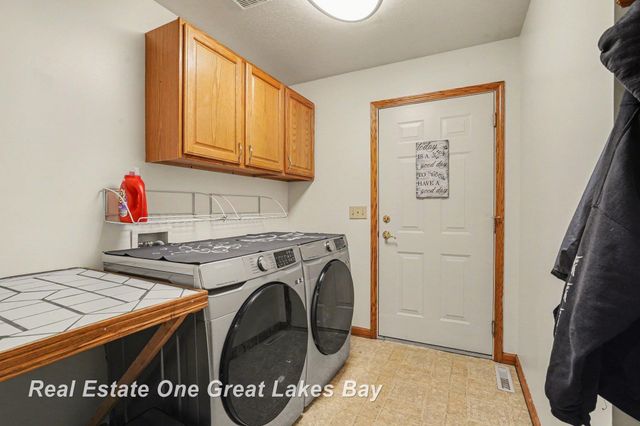 405 Swanson Road, Saginaw, MI 48609