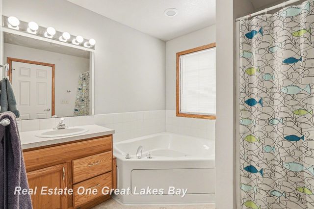 405 Swanson Road, Saginaw, MI 48609