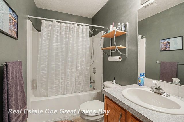 405 Swanson Road, Saginaw, MI 48609