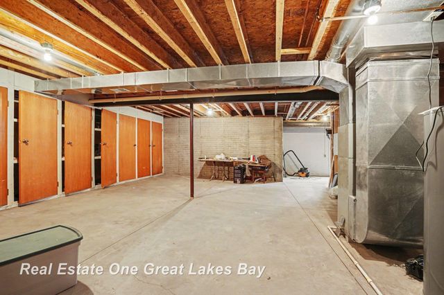 405 Swanson Road, Saginaw, MI 48609