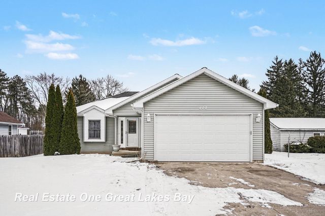 405 Swanson Road, Saginaw, MI 48609