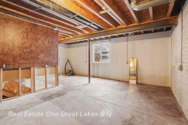 405 Swanson Road, Saginaw, MI 48609