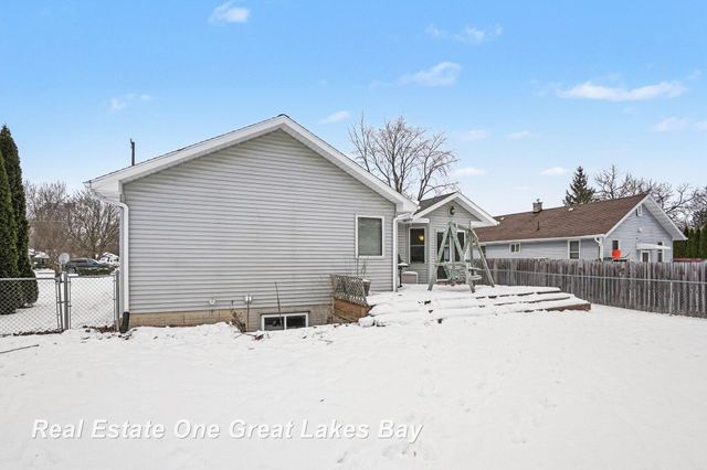 405 Swanson Road, Saginaw, MI 48609