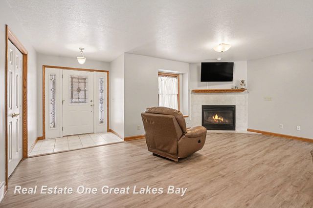 405 Swanson Road, Saginaw, MI 48609