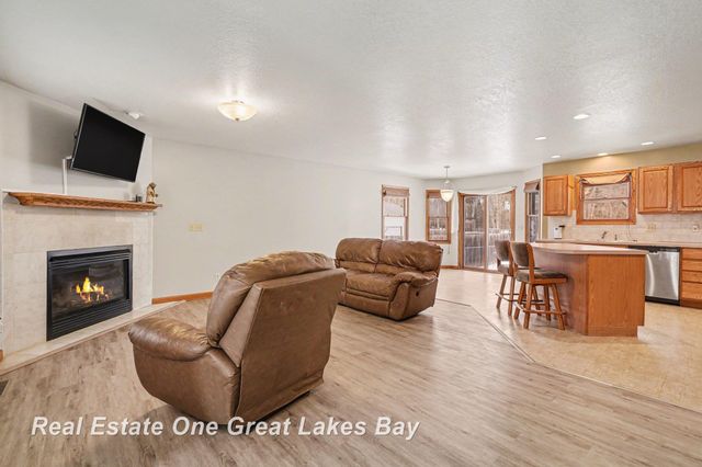 405 Swanson Road, Saginaw, MI 48609